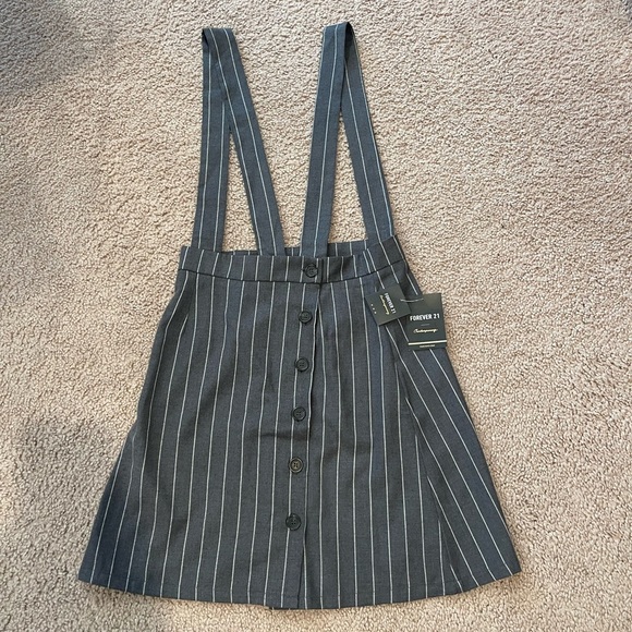 FOREVER 21 Junior Grey/White Pinstripe Suspender A-line skirt - Picture 8 of 9